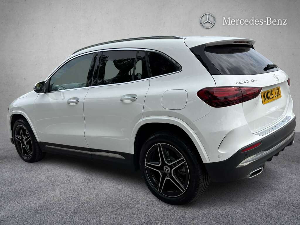 Mercedes-Benz GLA Class 250E Amg Line Executive 2025 KM25JJX White #3
