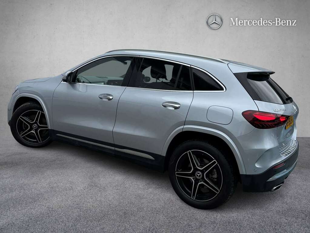 Mercedes-Benz GLA Class 220D 4Matic Amg Line Executive 2025 KP75LHT Silver #2