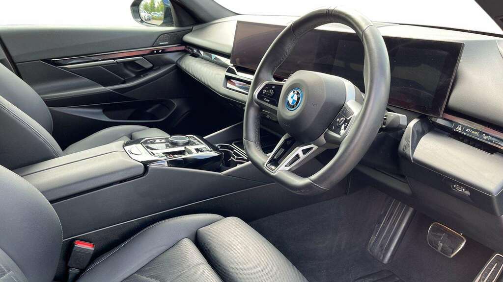 BMW i5 250Kw Edrive40 M Sport Pro 84Kwh 2024 Black #6