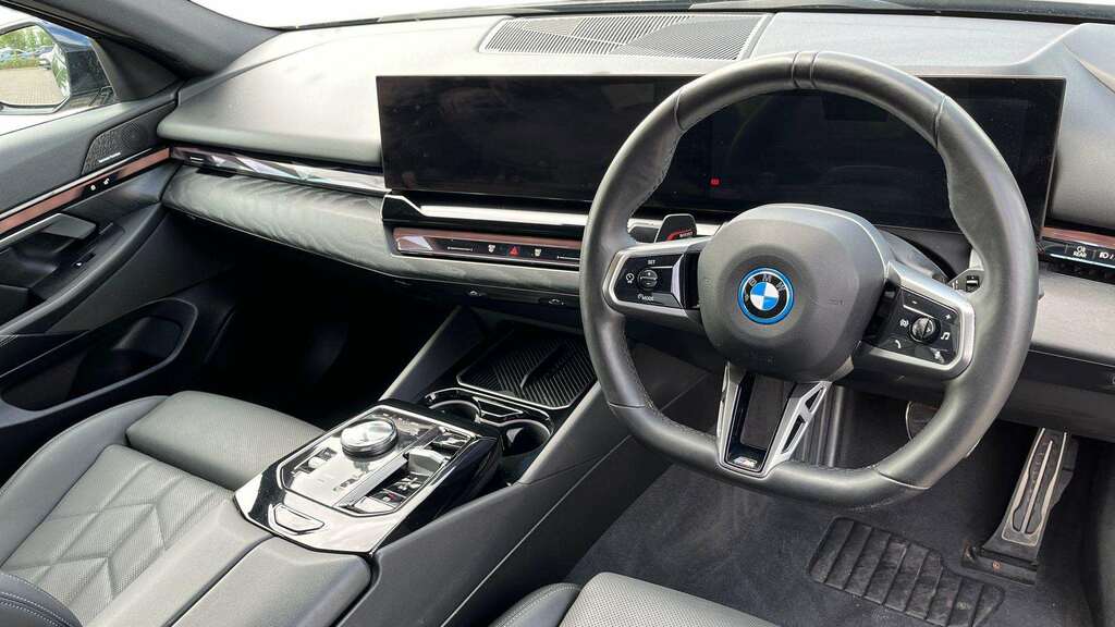 BMW i5 250Kw Edrive40 M Sport Pro 84Kwh 2024 Black #4