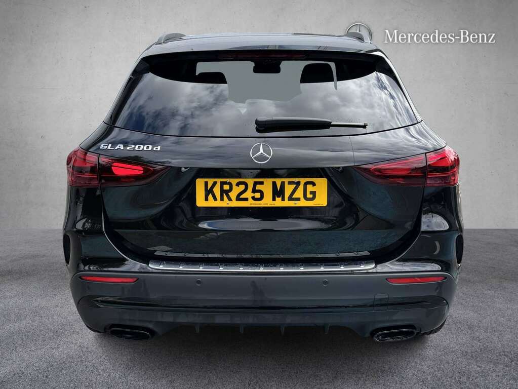 Mercedes-Benz GLA Class 200D Amg Line Premium Plus 2025 KR25MZG Black #4