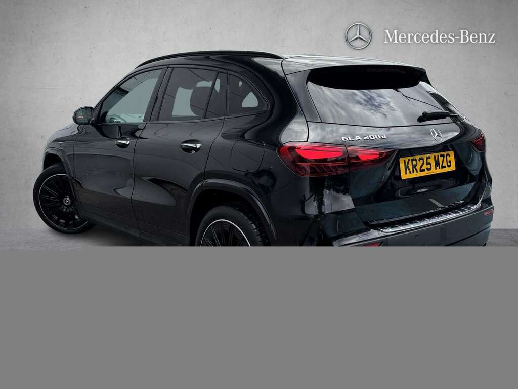 Mercedes-Benz GLA Class 200D Amg Line Premium Plus 2025 KR25MZG Black #2