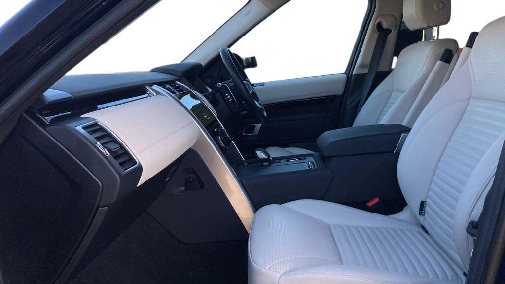 Land Rover Discovery 3.0 D300 S 2023 Blue #3