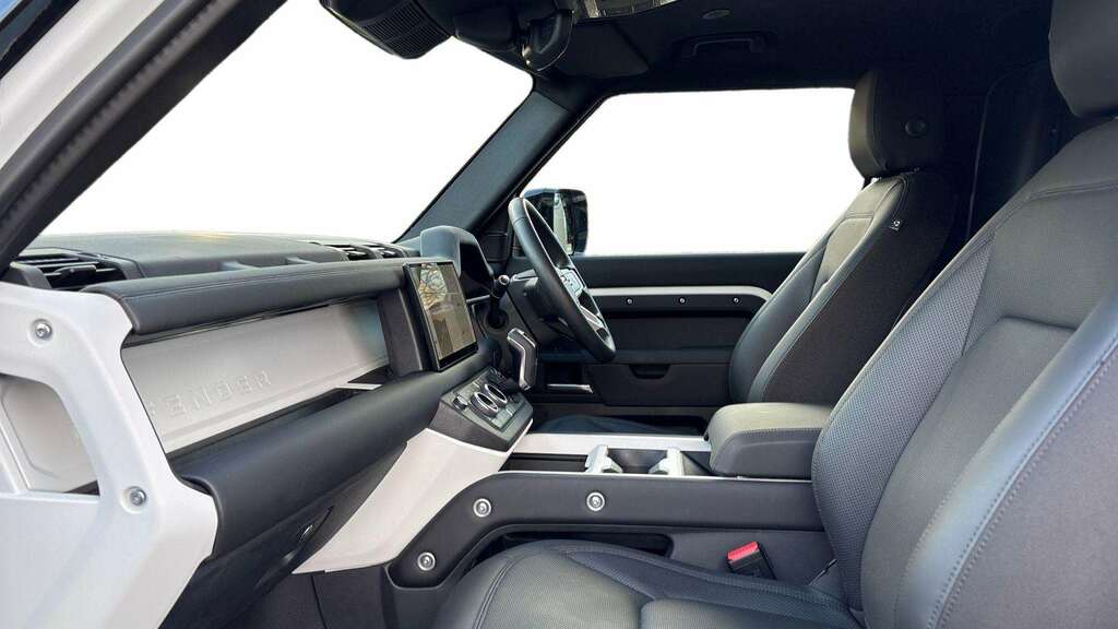 Land Rover Defender 90 3.0 D250 Hard Top S 2025 FL74WKH White #3