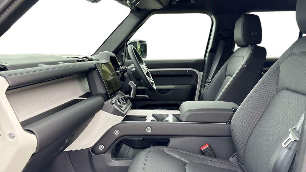 Land Rover Defender 110 2.0 P300e S 110 2026 Grey #3