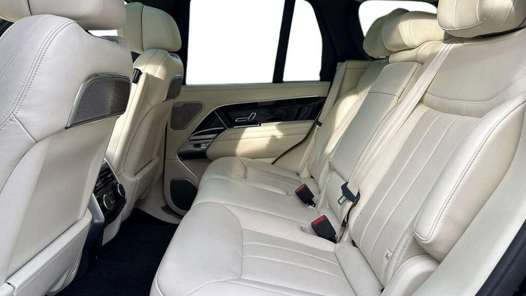 Land Rover Range Rover 3.0 D350 2024 KP74AHG Black #4