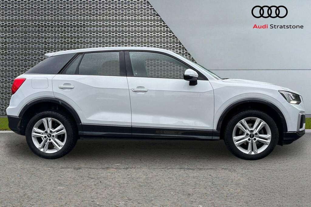 Audi Q2 35 Tfsi Sport 2021 MD21VGX White #2