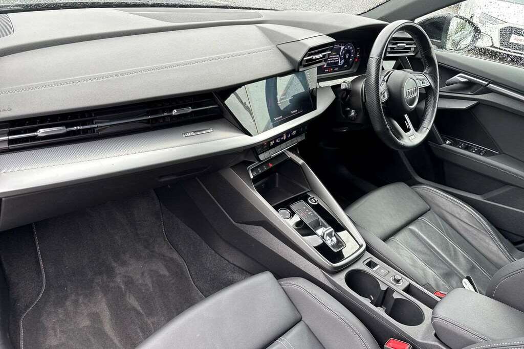 Audi A3 35 Tfsi S Line S Tronic 2022 YP22DCX Black #2