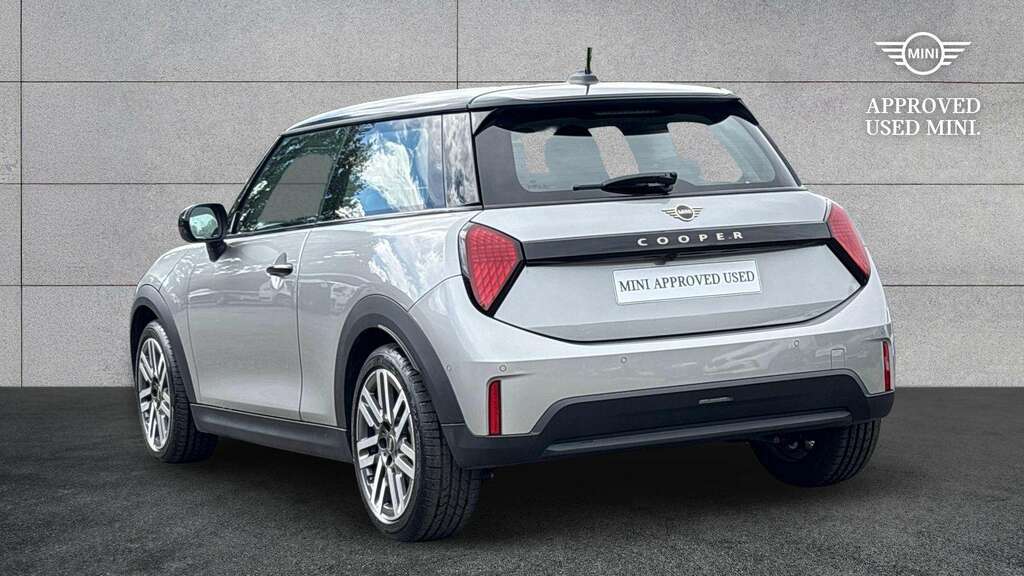 Mini Hatch 1.5 C Classic 2026 AV75WBN Silver #2