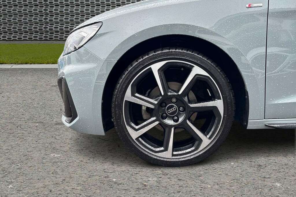 Audi A1 30 Tfsi Black Edition S Tronic 2025 LR25GAX Grey #5