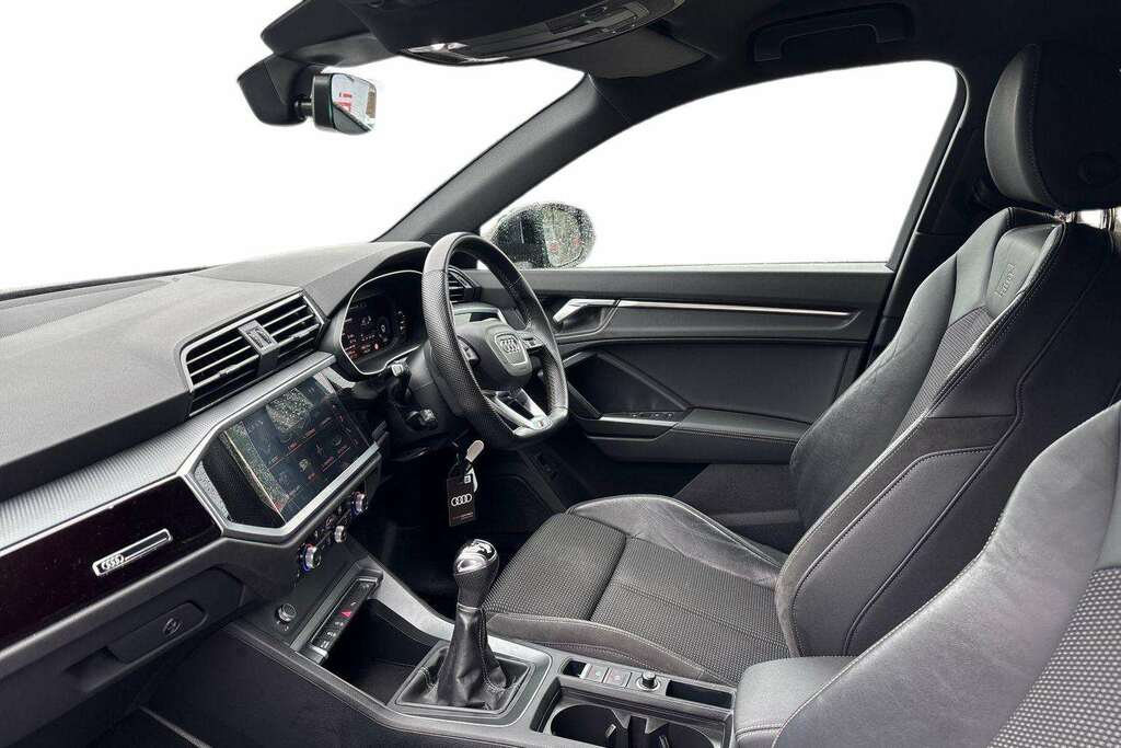 Audi Q3 35 Tfsi Black Edition 2022 KE22RRZ Black #2