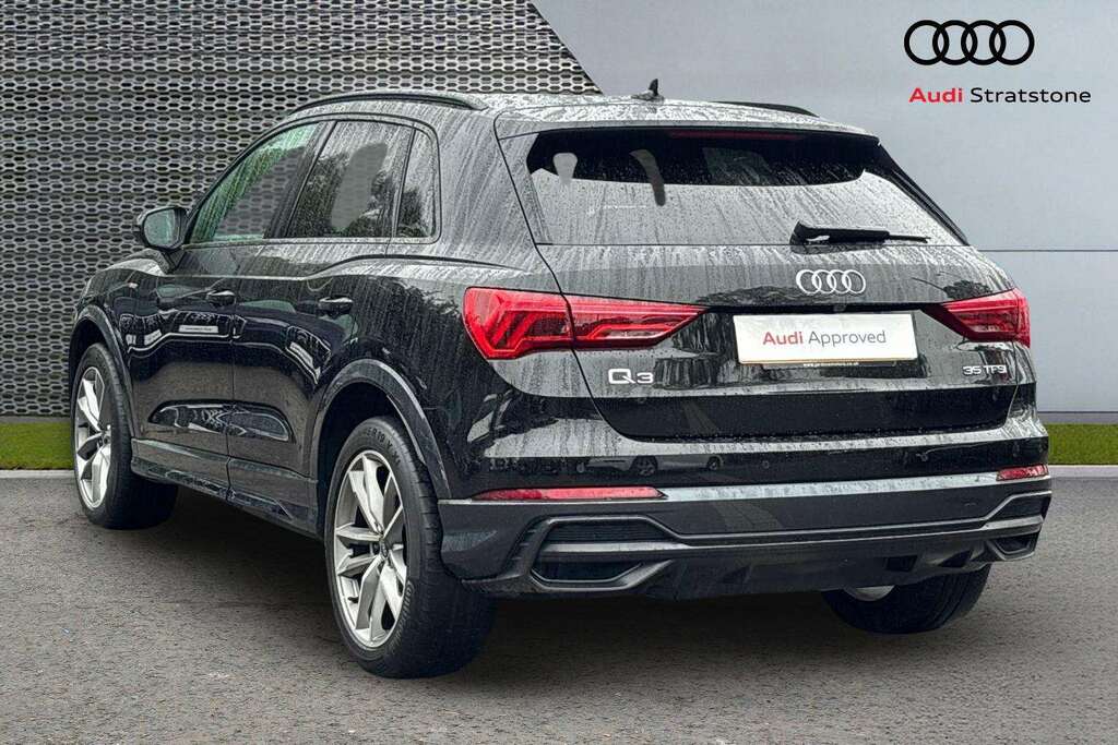 Audi Q3 35 Tfsi Black Edition 2022 KE22RRZ Black #3