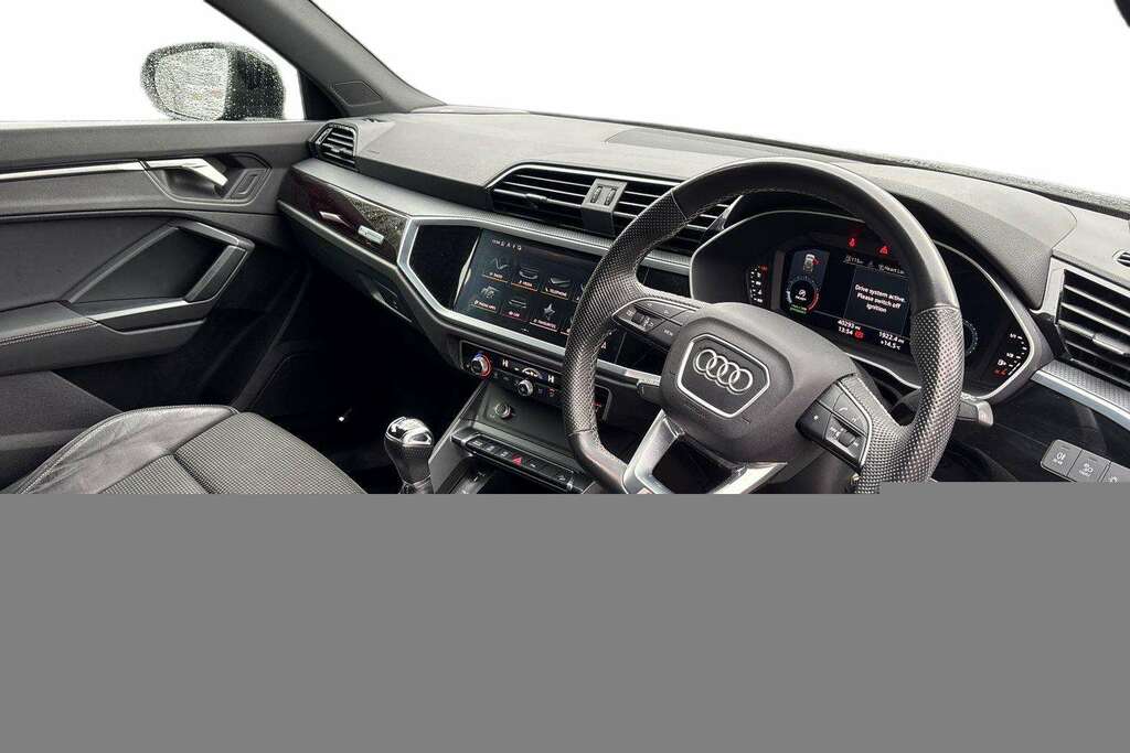 Audi Q3 35 Tfsi Black Edition 2022 KE22RRZ Black #6