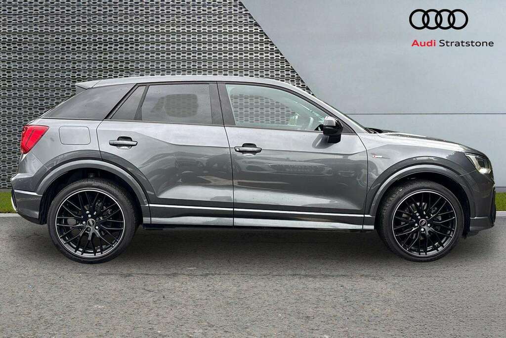 Audi Q2 35 Tfsi Black Edition 2025 MT74OKE Grey #2