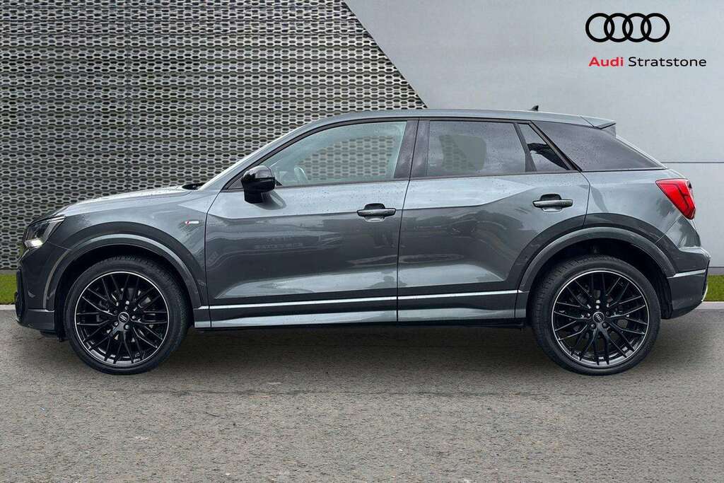 Audi Q2 35 Tfsi Black Edition 2025 MT74OKE Grey #5