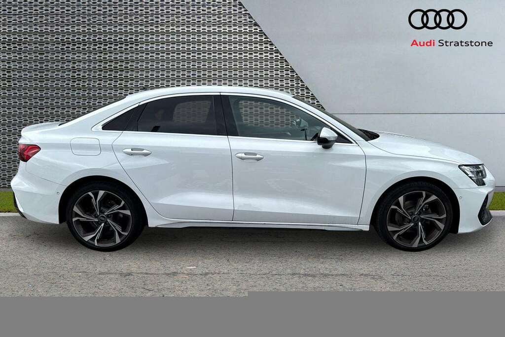 Audi A3 30 Tfsi S Line S Tronic 2024 BT24XGK White #4