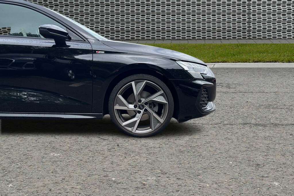 Audi A3 35 Tfsi Black Edition S Tronic 2025 BW25UNS Black #5