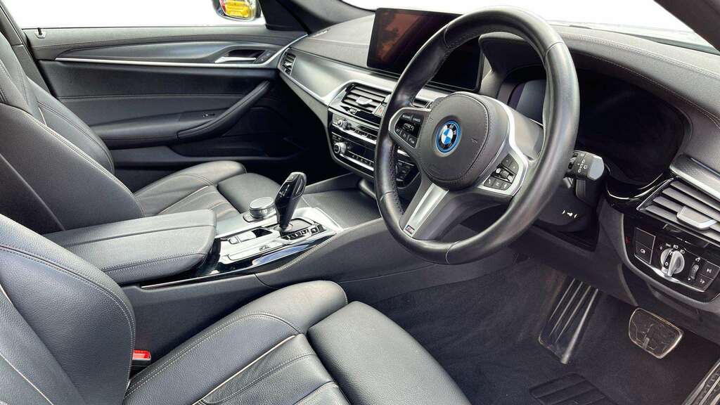 BMW 5 Series 530E Xdrive M Sport 2023 YE23XHN White #6