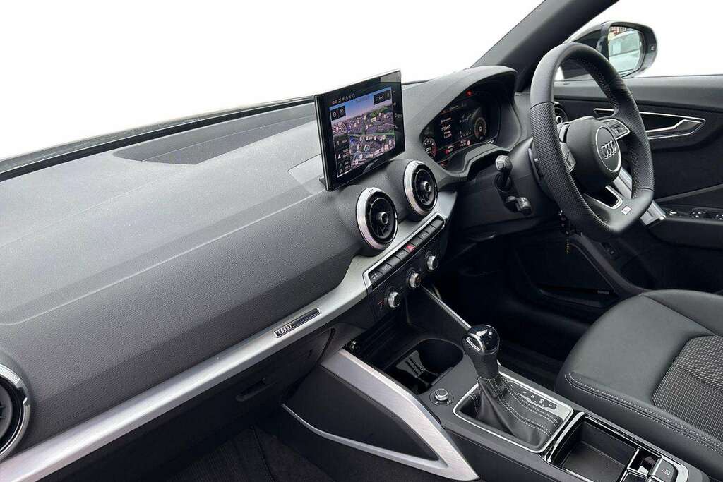 Audi Q2 35 Tfsi Black Edition S Tronic 2025 MV75LWE Grey #2