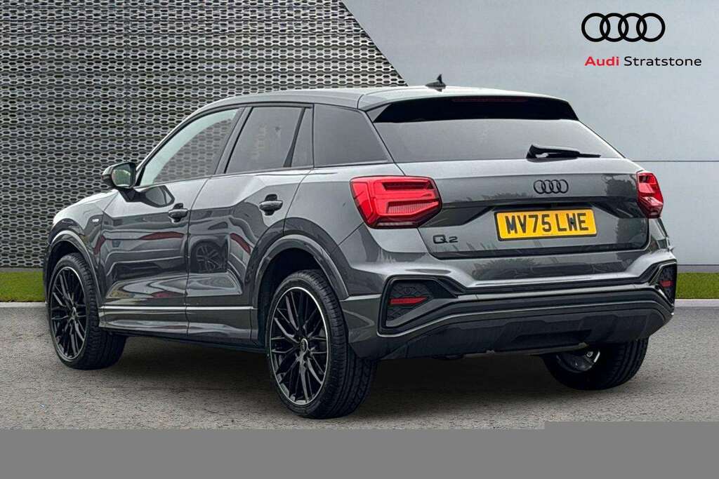 Audi Q2 35 Tfsi Black Edition S Tronic 2025 MV75LWE Grey #3