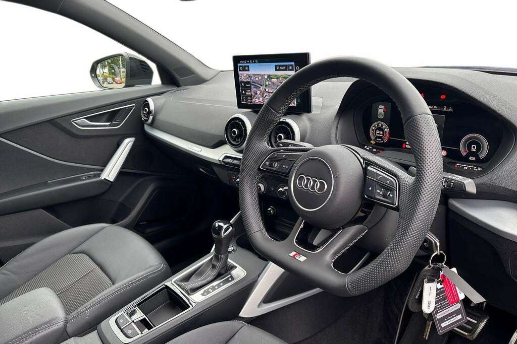 Audi Q2 35 Tfsi Black Edition S Tronic 2025 MV75LWE Grey #6