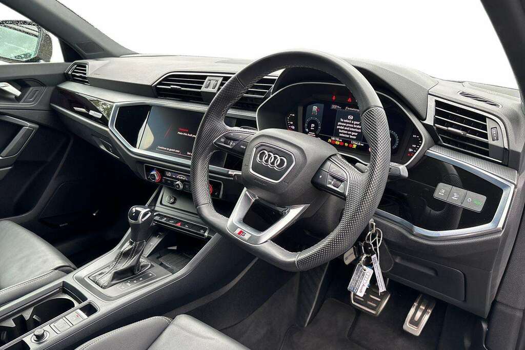 Audi Q3 45 Tfsi E Black Edition S Tronic Tech Pack 2 KW24EDV Black #6