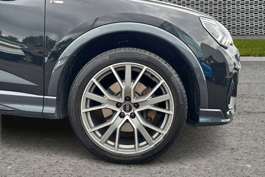 Audi Q3 45 Tfsi E Black Edition S Tronic Tech Pack 2 KW24EDV Black #5