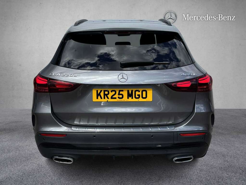 Mercedes-Benz GLA Class 220D 4Matic Amg Line Premium Plus 2025 KR25MGO Grey #4