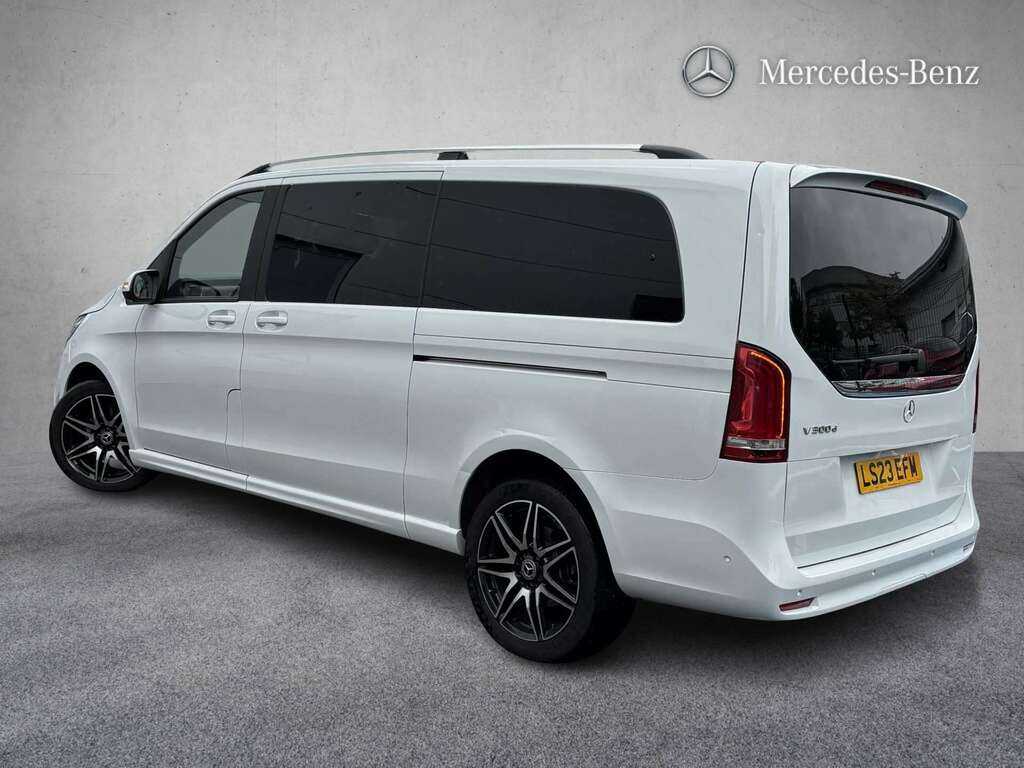 Mercedes-Benz V Class V300 D 237 Amg Line 9G-tronic Extra Long 202 White