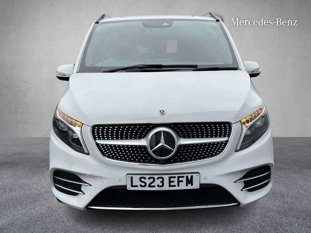 Mercedes-Benz V Class V300 D 237 Amg Line 9G-tronic Extra Long 202 White #2