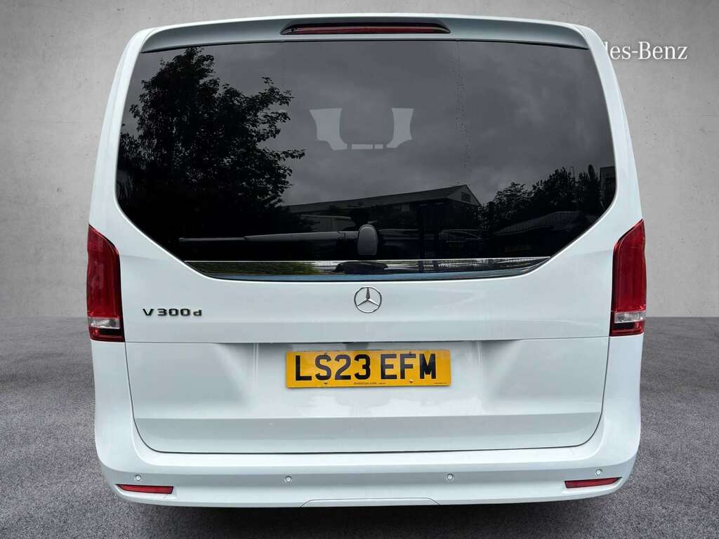 Mercedes-Benz V Class V300 D 237 Amg Line 9G-tronic Extra Long 202 White #4