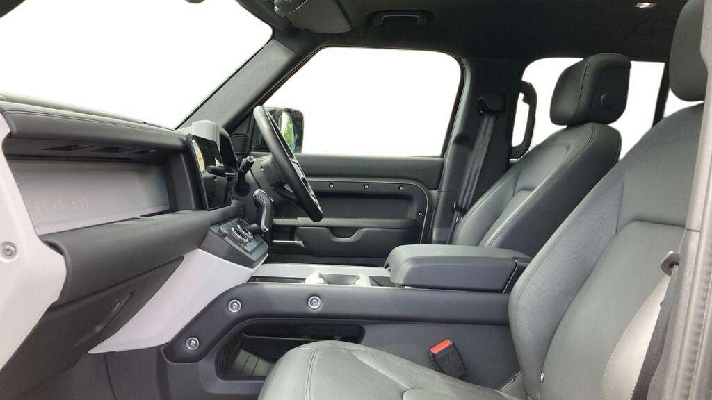 Land Rover Defender 110 3.0 D350 X-dynamic Hse 110 7 Seat 2025 KO74MPZ Silver #3