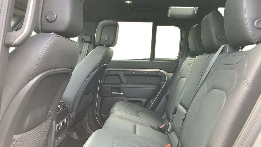 Land Rover Defender 110 3.0 D350 X-dynamic Hse 110 7 Seat 2025 KO74MPZ Silver #4