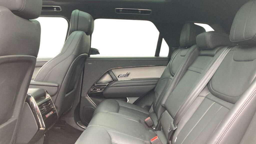 Land Rover Range Rover Sport 3.0 D300 Dynamic Se 2024 KR24YOJ Black #4