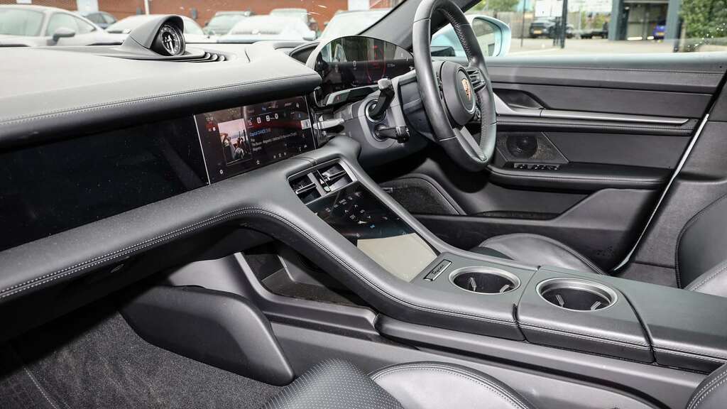 Porsche Taycan 4S Cross Turismo 2024 VN74RWE Silver #5