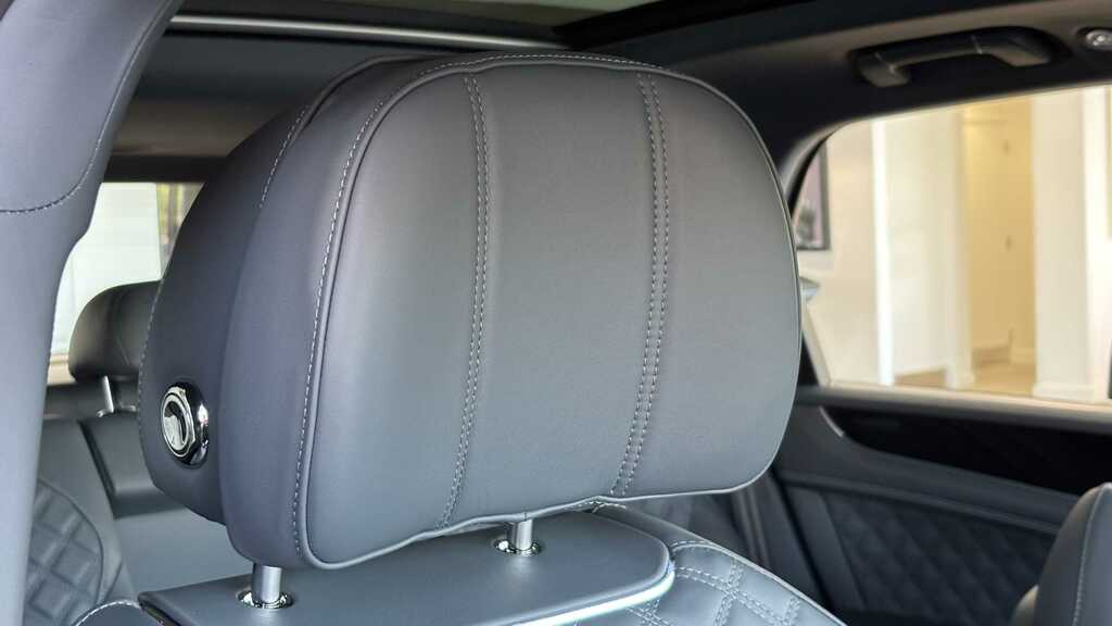 Bentley Bentayga V8 First Edition Grey #11