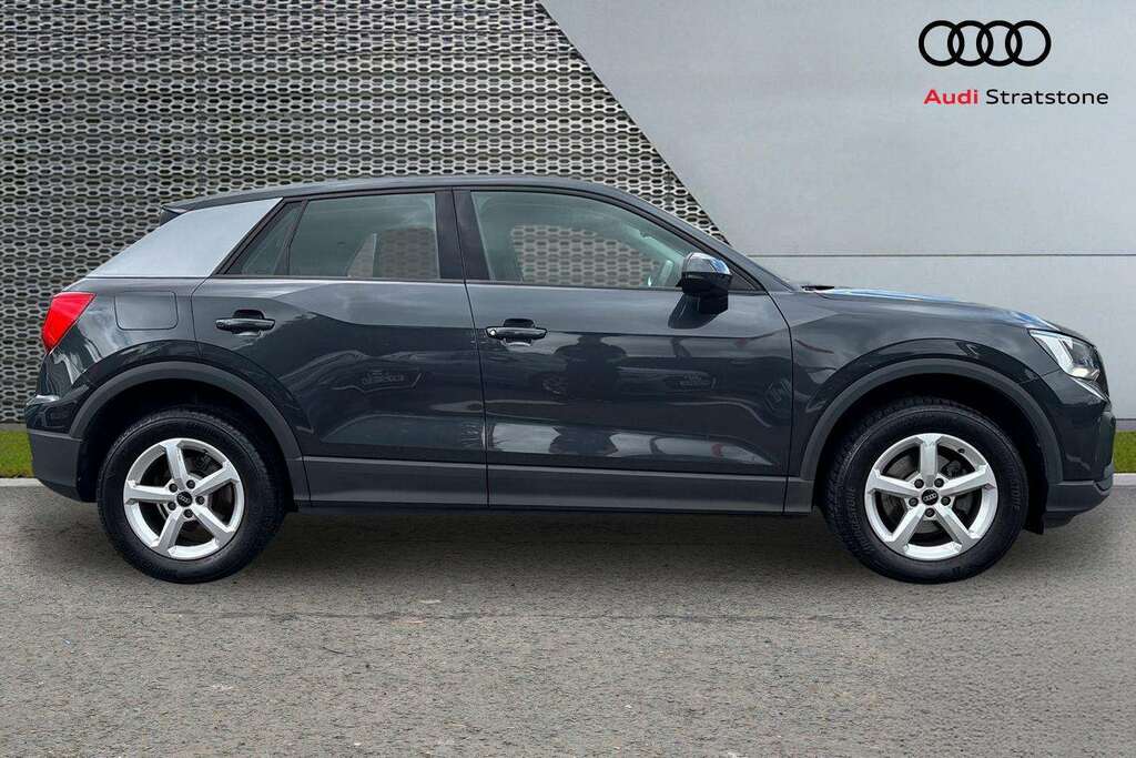 Audi Q2 30 Tfsi Technik 2022 MT22UPJ Grey #4