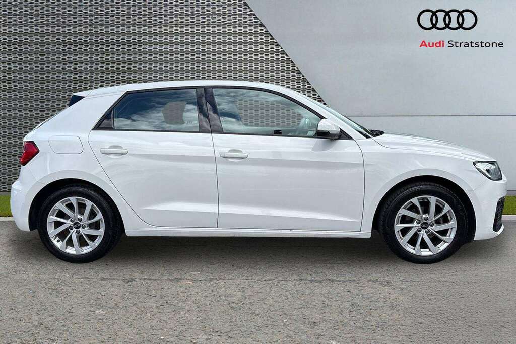 Audi A1 25 Tfsi Sport S Tronic 2023 MW73RJV White #4
