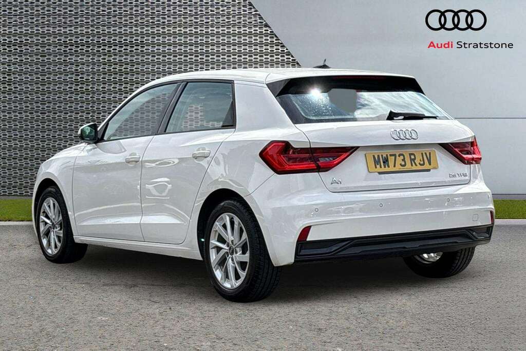 Audi A1 25 Tfsi Sport S Tronic 2023 MW73RJV White #3