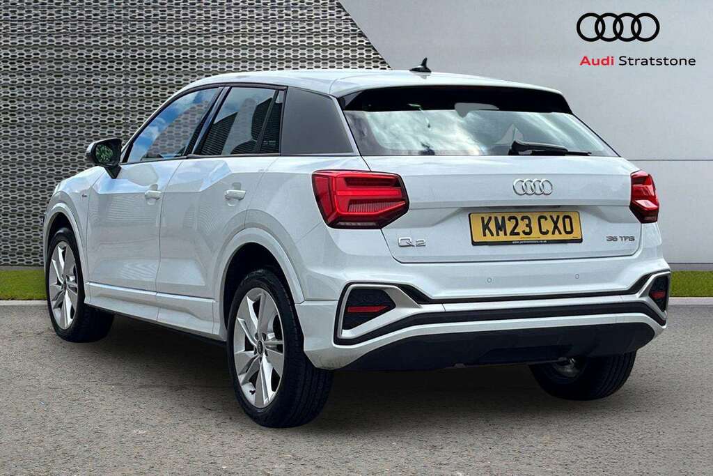 Audi Q2 35 Tfsi S Line S Tronic 2023 KM23CXO White #3