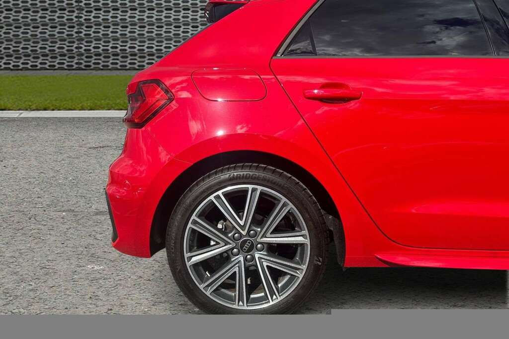 Audi A1 35 Tfsi S Line S Tronic 2026 BG26WFN Red #4