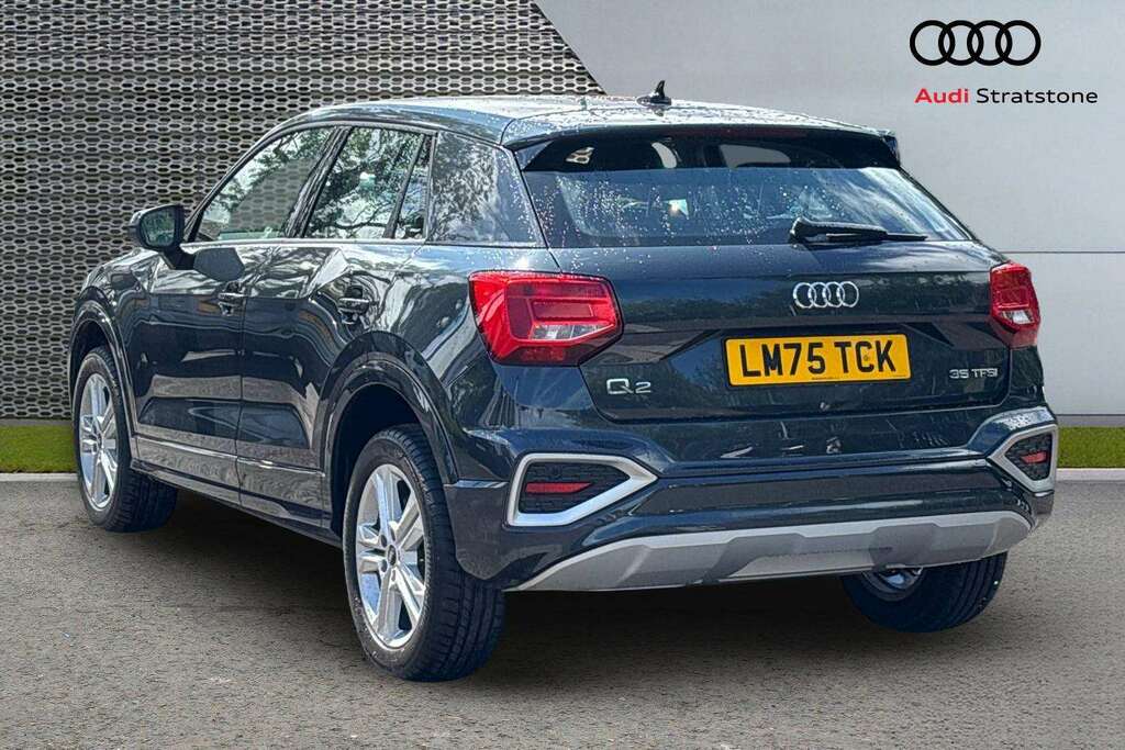Audi Q2 35 Tfsi Sport S Tronic 2025 LM75TCK Black #3