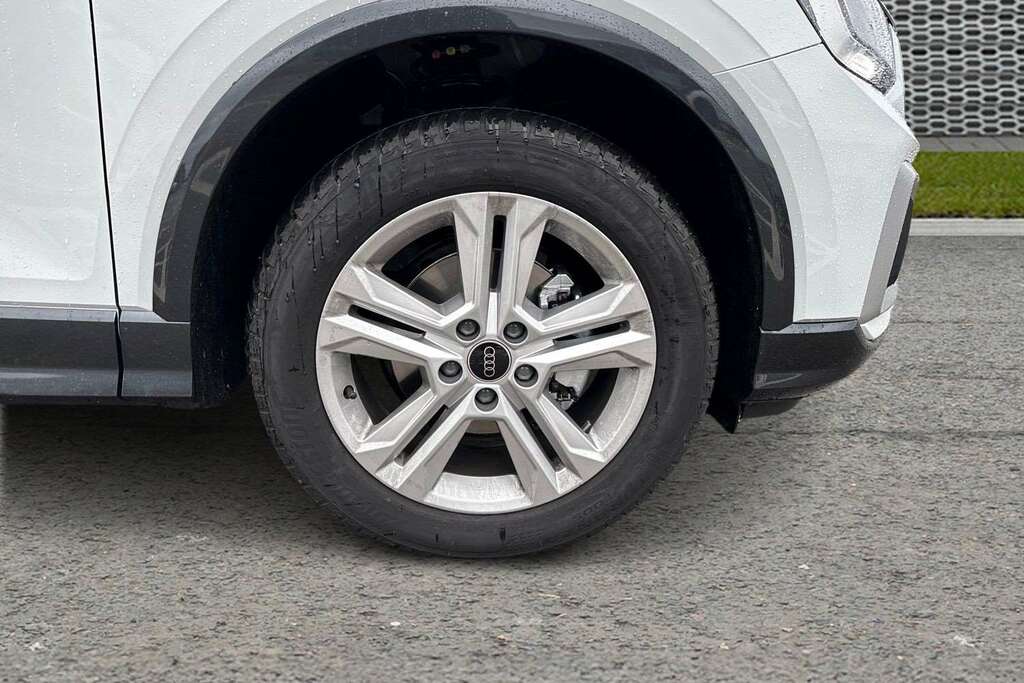 Audi Q2 35 Tfsi Sport S Tronic 2026 MM26ZSE White #5