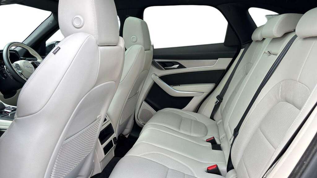 Jaguar F-Pace 2.0 D200 R-dynamic Se Black Awd 2023 KR73ZCX Black #4