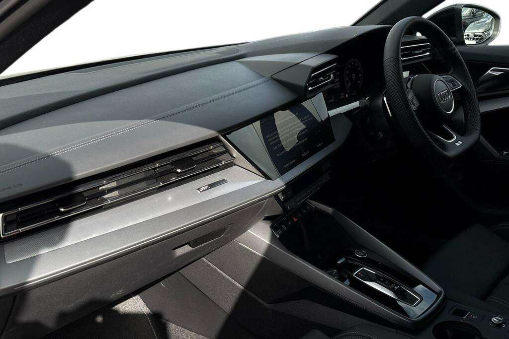 Audi A3 1.5 Tfsi E 204 S Line S Tronic 2026 ML26HGZ Black #2