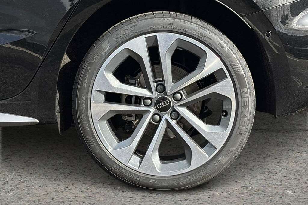 Audi A3 1.5 Tfsi E 204 S Line S Tronic 2026 ML26HGZ Black #5