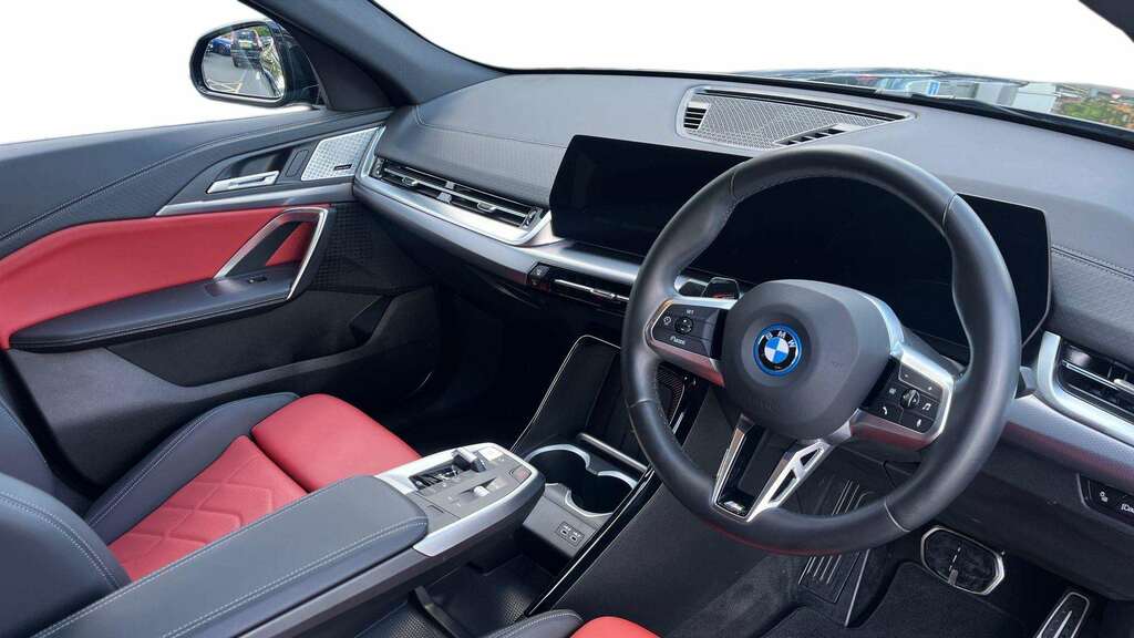 BMW iX2 230Kw Xdrive30 M Sport 65Kwh 2024 RE24KHF Black #6