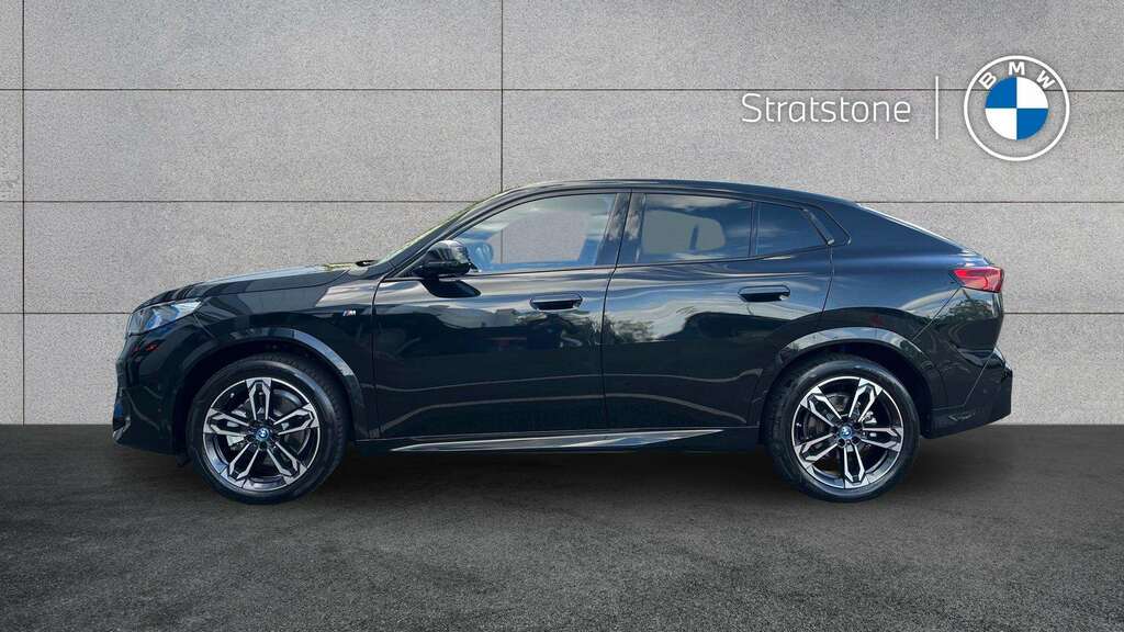 BMW iX2 230Kw Xdrive30 M Sport 65Kwh 2024 Black #3