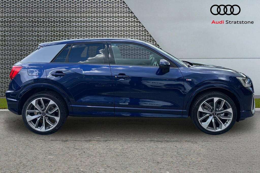 Audi Q2 35 Tfsi S Line S Tronic 2026 KS26MOV Blue #4