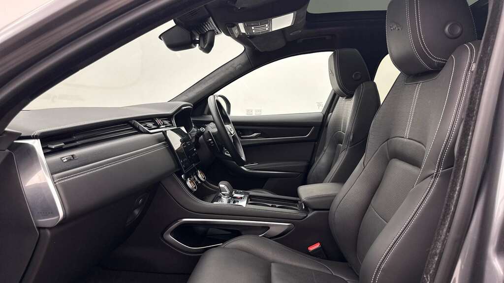 Jaguar F-Pace 2.0 D200 R-dynamic Hse Black Awd 2024 KP24EEB Grey #2